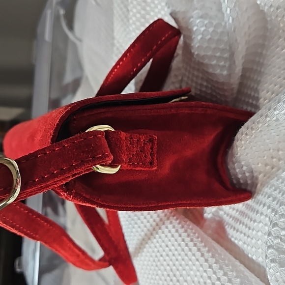 ASOS DESIGN SUEDE RING BALL CROSSBODY BAG IN RED - Picture 6 of 8